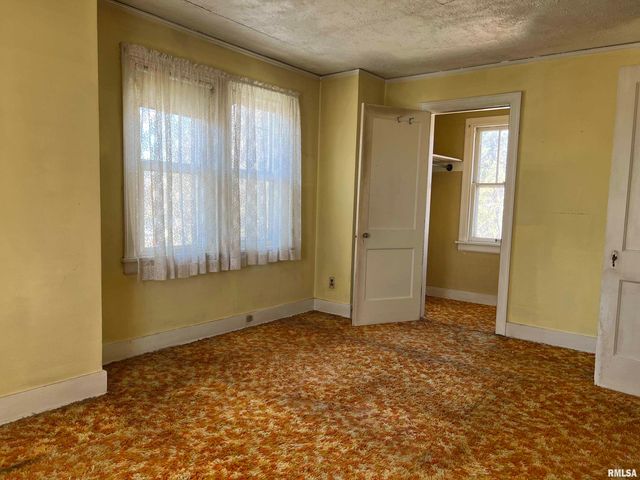 721 W LOUCKS Avenue, Peoria, IL 61604