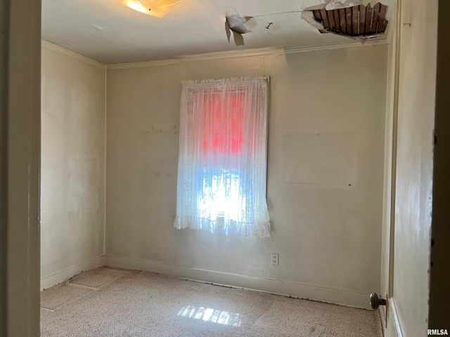 721 W LOUCKS Avenue, Peoria, IL 61604