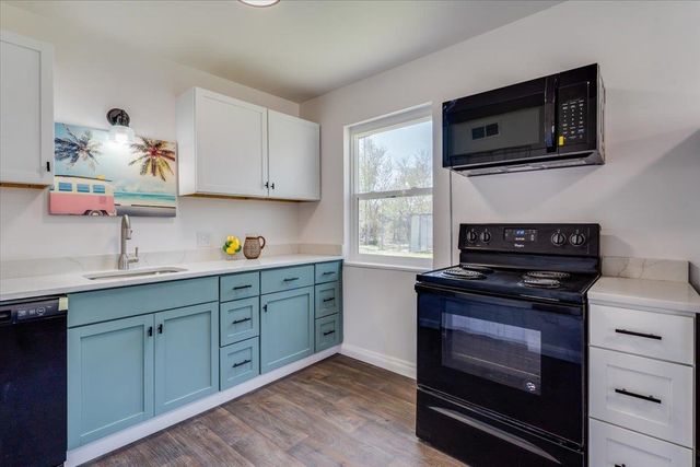 1933 S Fern, Wichita, KS 67213