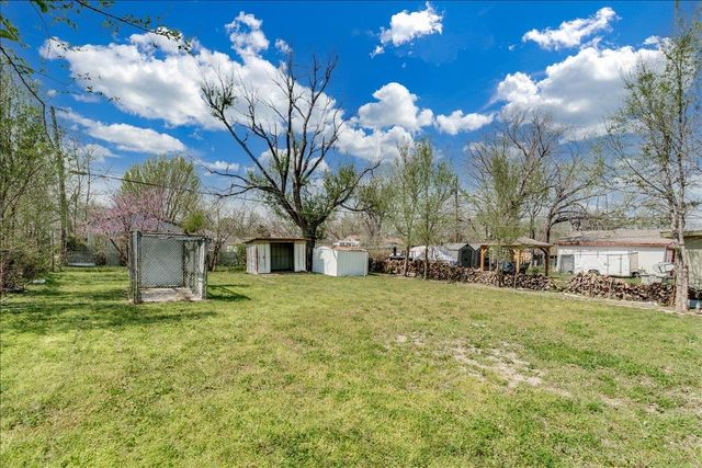 1933 S Fern, Wichita, KS 67213