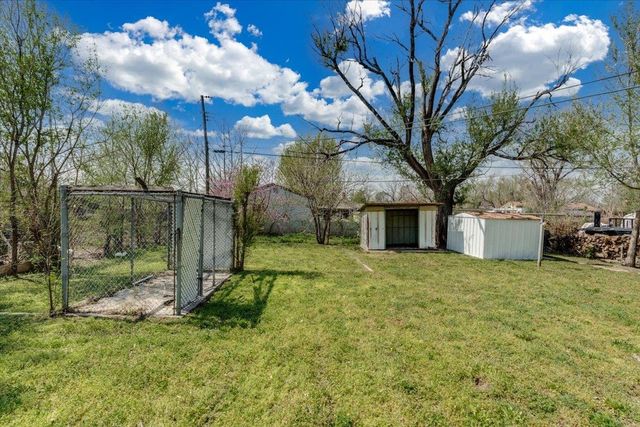 1933 S Fern, Wichita, KS 67213