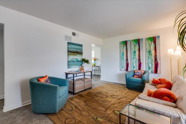 1933 S Fern, Wichita, KS 67213