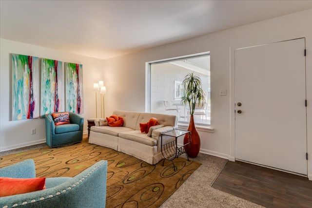 1933 S Fern, Wichita, KS 67213