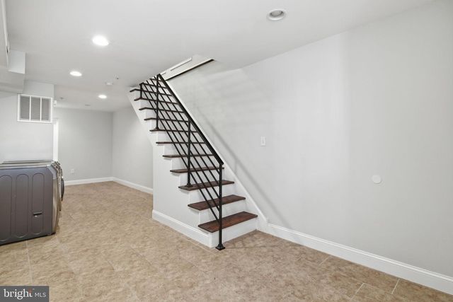 2340 GREENWICH ST, Philadelphia, PA 19146