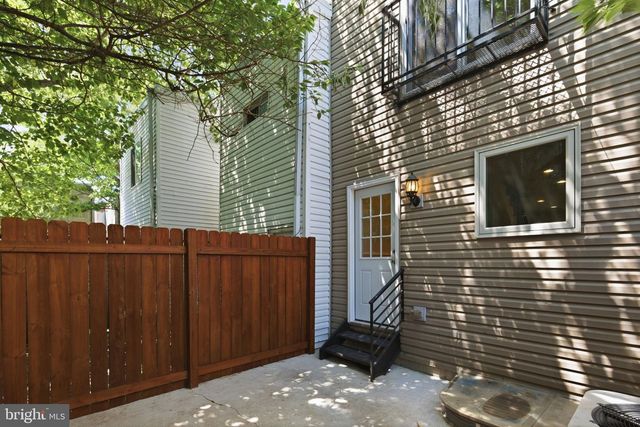 2340 GREENWICH ST, Philadelphia, PA 19146
