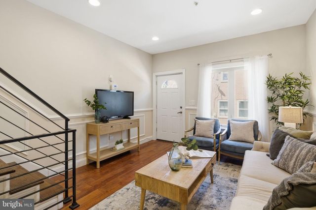 2340 GREENWICH ST, Philadelphia, PA 19146