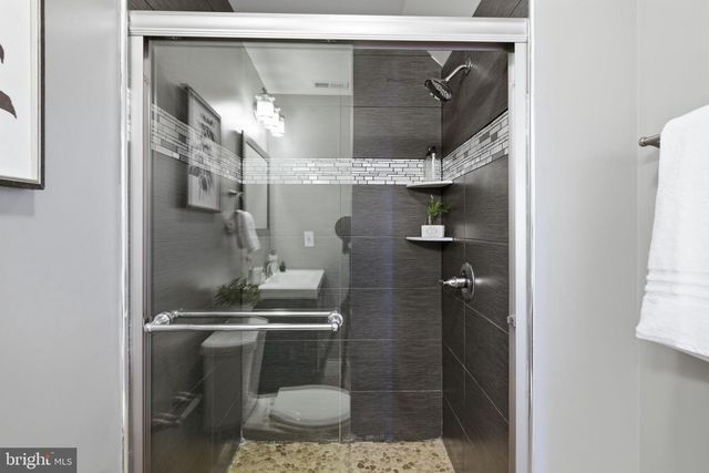 2340 GREENWICH ST, Philadelphia, PA 19146
