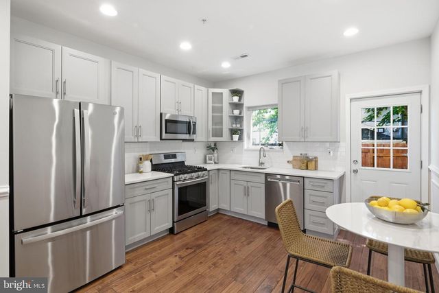 2340 GREENWICH ST, Philadelphia, PA 19146