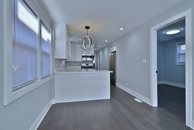 9322 S Euclid Avenue, Chicago, IL 60617