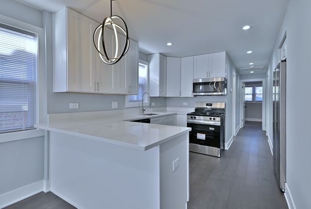 9322 S Euclid Avenue, Chicago, IL 60617