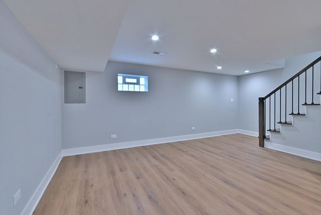 9322 S Euclid Avenue, Chicago, IL 60617