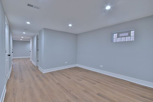 9322 S Euclid Avenue, Chicago, IL 60617