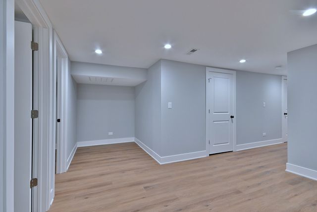 9322 S Euclid Avenue, Chicago, IL 60617