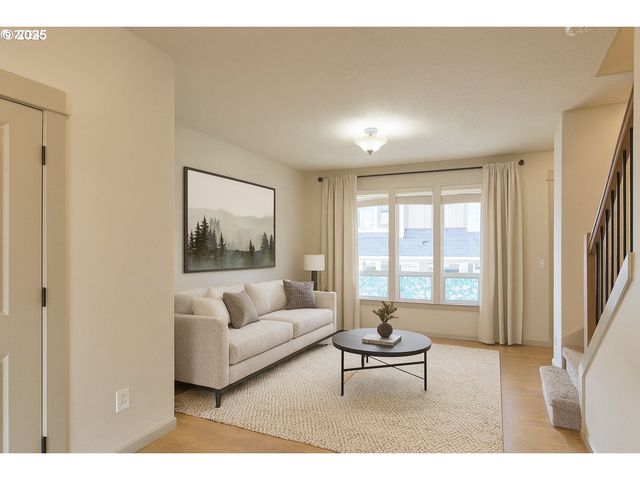 7728 Ne JULIE ANN Ln, Hillsboro, OR 97124