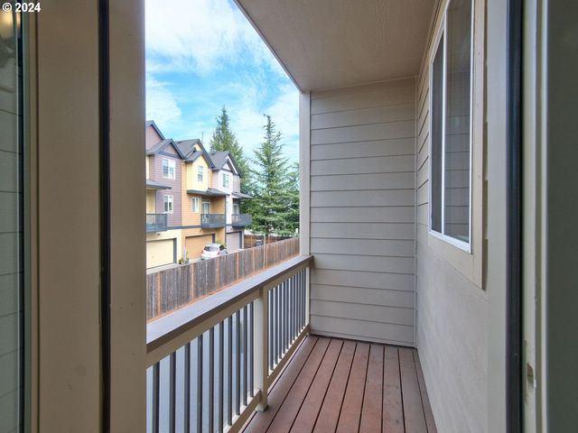 7728 Ne JULIE ANN Ln, Hillsboro, OR 97124