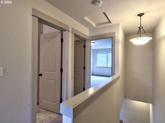 7728 Ne JULIE ANN Ln, Hillsboro, OR 97124