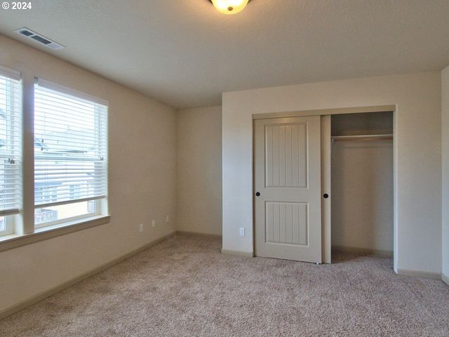 7728 Ne JULIE ANN Ln, Hillsboro, OR 97124