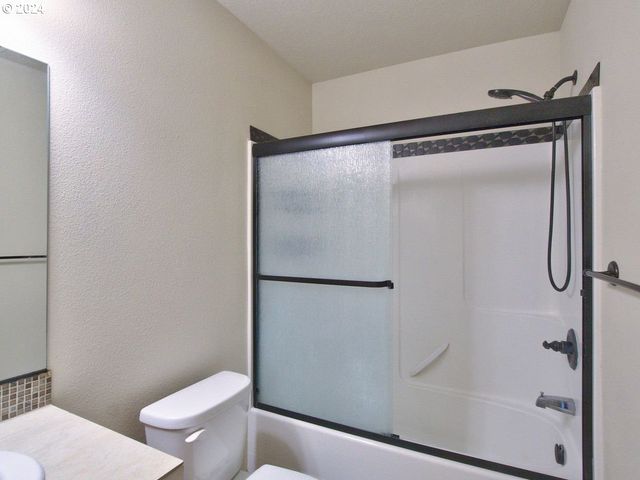 7728 Ne JULIE ANN Ln, Hillsboro, OR 97124