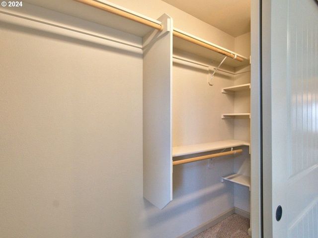 7728 Ne JULIE ANN Ln, Hillsboro, OR 97124