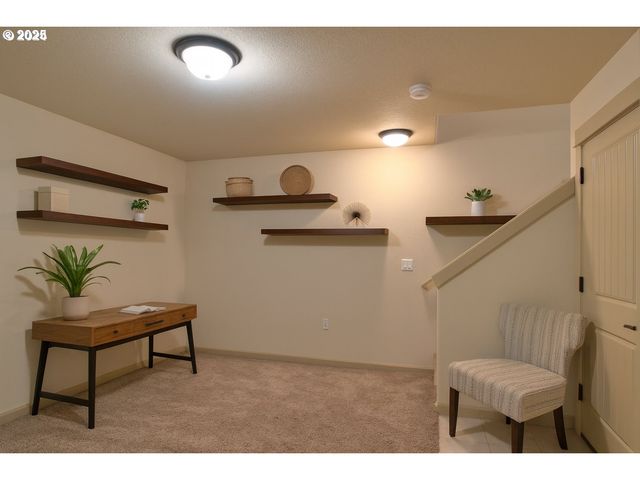 7728 Ne JULIE ANN Ln, Hillsboro, OR 97124