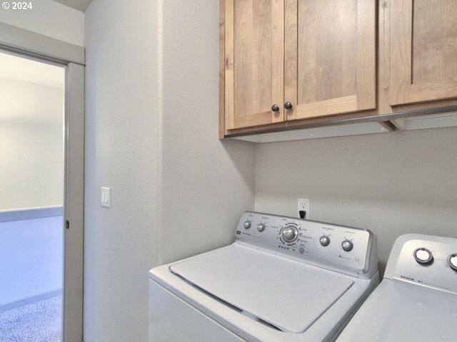 7728 Ne JULIE ANN Ln, Hillsboro, OR 97124