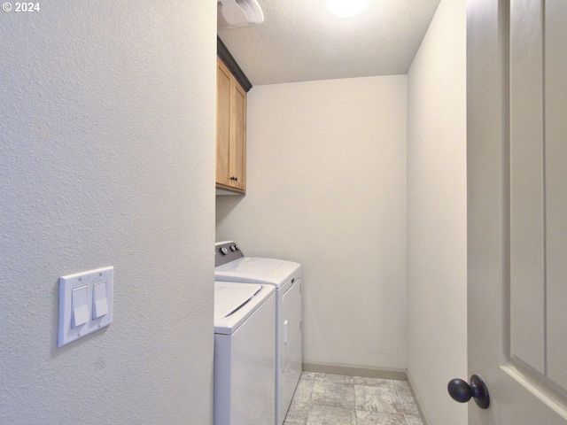 7728 Ne JULIE ANN Ln, Hillsboro, OR 97124