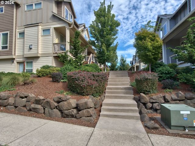 7728 Ne JULIE ANN Ln, Hillsboro, OR 97124