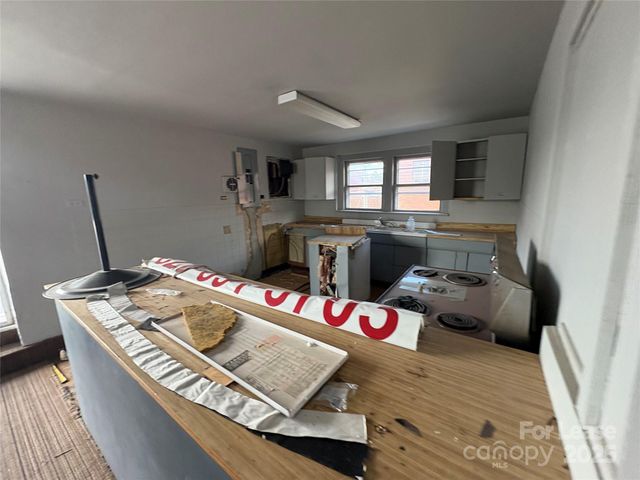 68 S Broad Street, Brevard, NC 28712