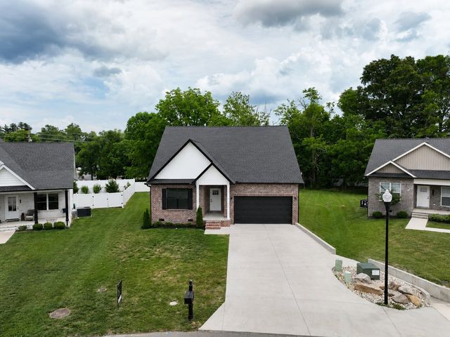 125 Beckam Way, Smithville, TN 37166