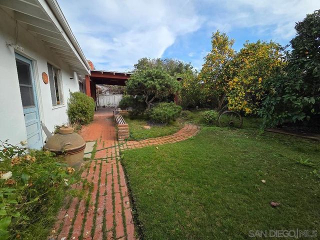 2729 Gobat Avenue, San Diego, CA 92122