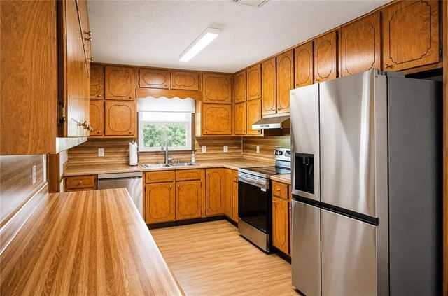 162 Price Drive W, Locust Grove, GA 30248