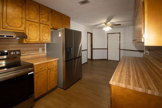 162 Price Drive W, Locust Grove, GA 30248