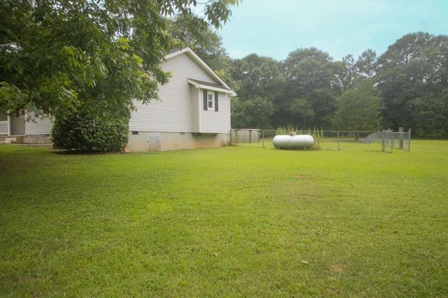 162 Price Drive W, Locust Grove, GA 30248