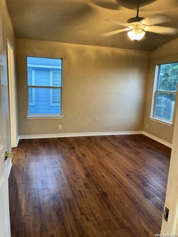 526 PHARIS ST, San Antonio, TX 78237