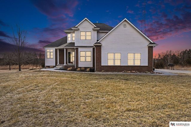 9433 2nd Street, Firth, NE 68358