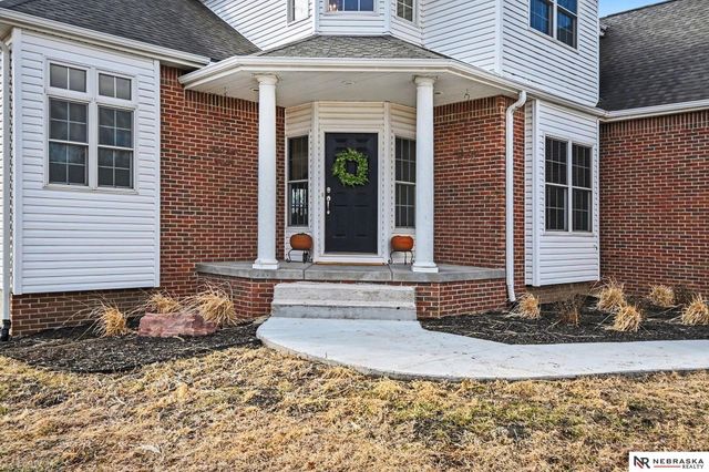 9433 2nd Street, Firth, NE 68358