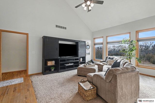 9433 2nd Street, Firth, NE 68358