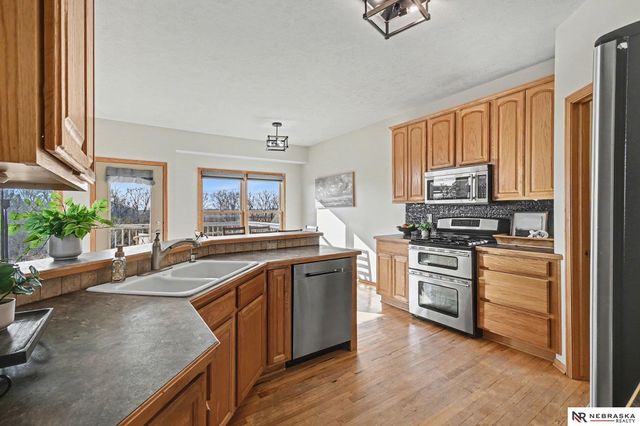 9433 2nd Street, Firth, NE 68358