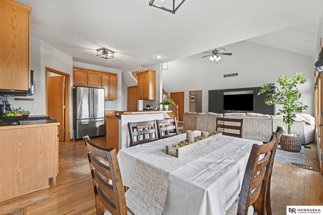 9433 2nd Street, Firth, NE 68358