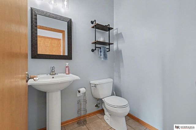 9433 2nd Street, Firth, NE 68358