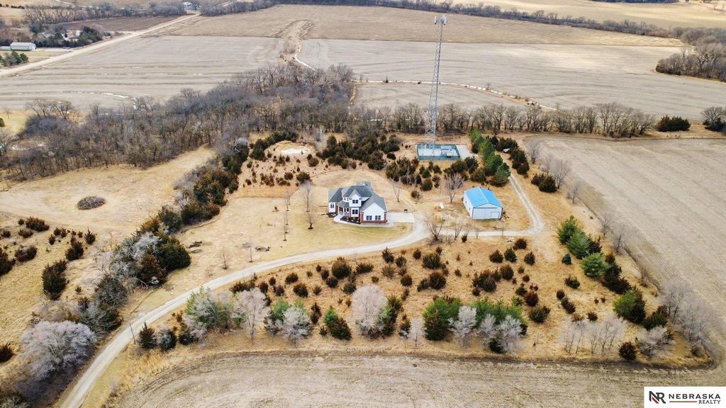 9433 2nd Street, Firth, NE 68358