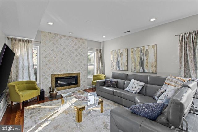 3 WOODLAND CT, Voorhees, NJ 08043