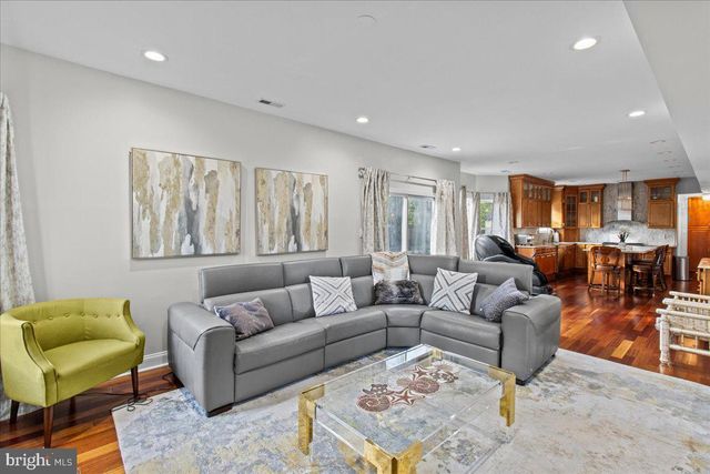 3 WOODLAND CT, Voorhees, NJ 08043