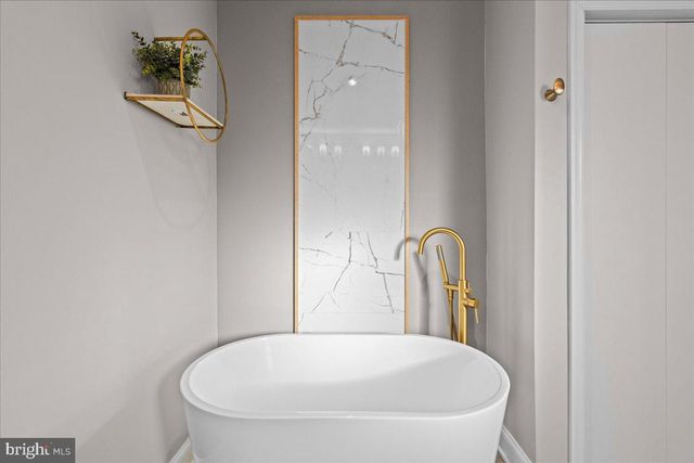 3 WOODLAND CT, Voorhees, NJ 08043