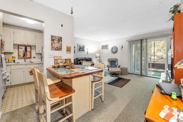125 Grove St 3, Boston, MA 02132