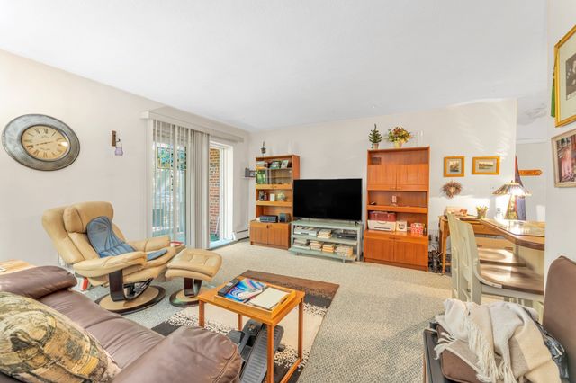 125 Grove St 3, Boston, MA 02132