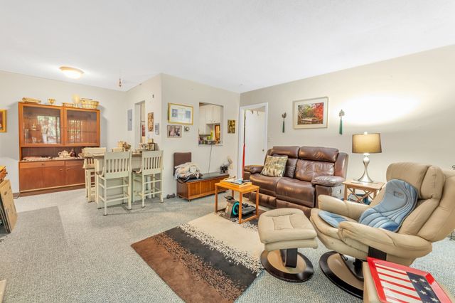 125 Grove St 3, Boston, MA 02132