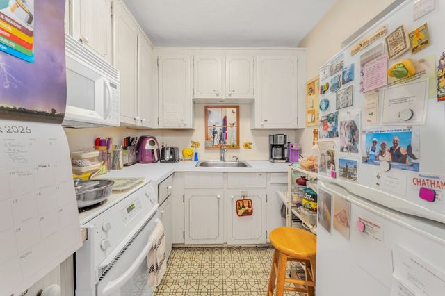 125 Grove St 3, Boston, MA 02132