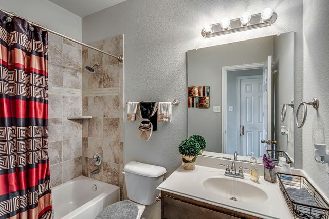 204 Janice Court, Glenn Heights, TX 75154