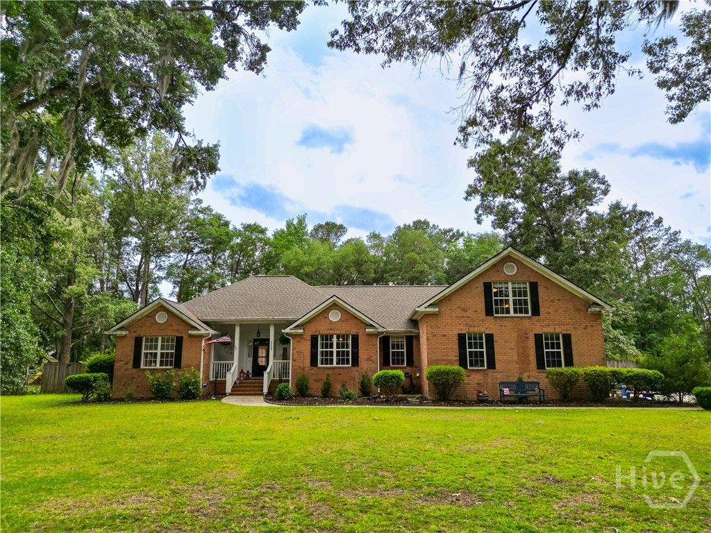 Image 1 of property listing at 112 Mill Hill Road, Richmond Hill, GA 31324